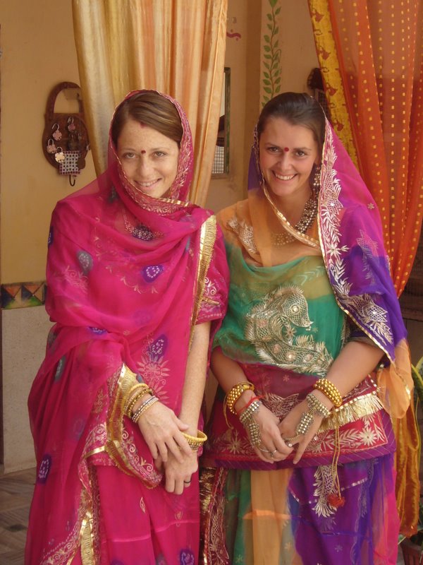 Travel - India - Rajasthan - Jodhpur - Newspaper Photoshoot - Getting Ready